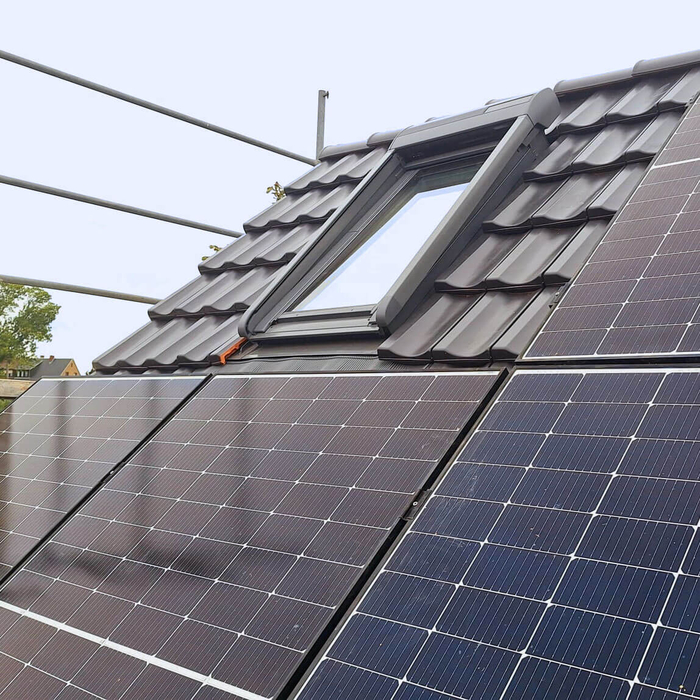 Einbau von Dach-Solarmodulen